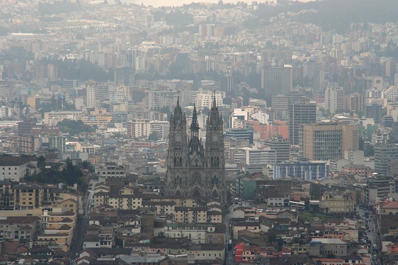 Quito_Basilica_del_ Voto_Nacional.jpg